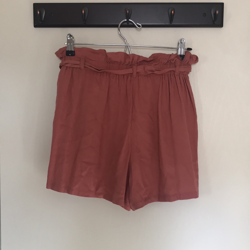 Hollister Paper Bag Shorts, Size Small - Picture 2 of 3